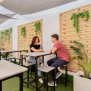 호스텔 Casa Barcelo Camp Nou Barcelona 